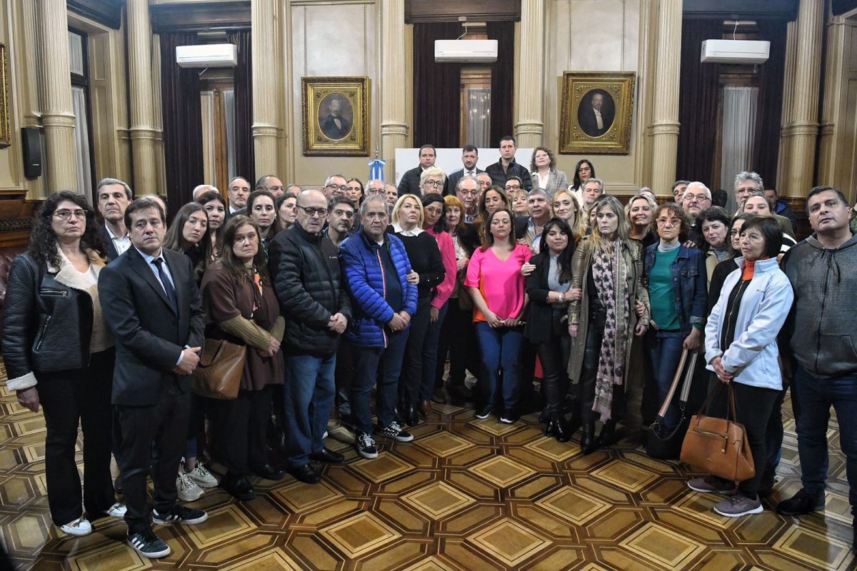 Diputados y senadores del FdT darán conferencia de prensa tras la condena a Cristina Fernández