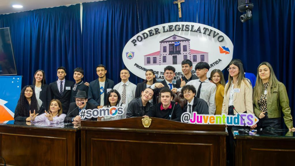 Jóvenes fueguinos aprueban unánimemente el Documento Provincial en el Parlamento Juvenil del Mercosur 2023