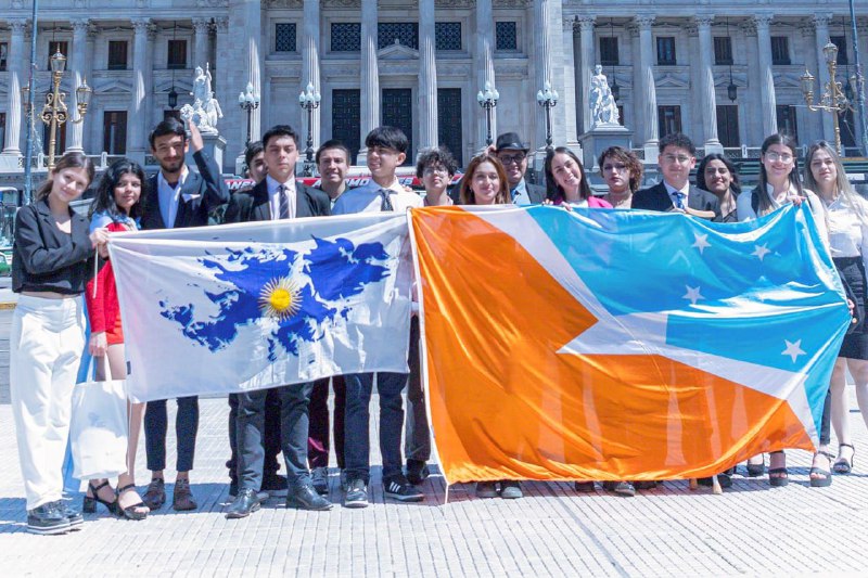 Delegación Fueguina de Parlamento Juvenil del Mercosur Participa en Sesión en el Congreso de la Nación