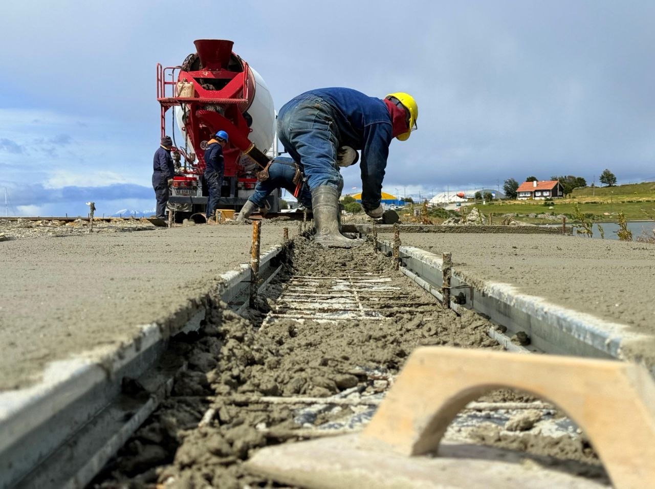 EL MUNICIPIO CONTINÚA LOS TRABAJOS EN LA PASARELA